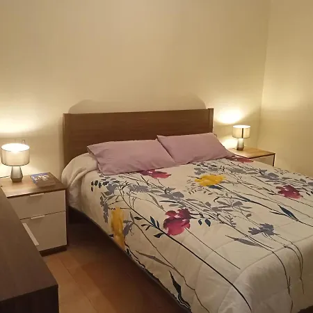 Cheerful 3 Bedroom Town House With Garage