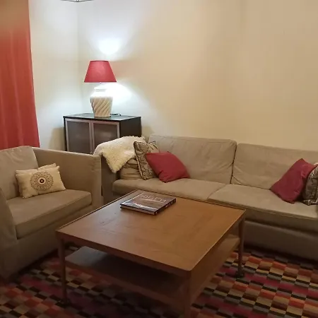 Cheerful 3 Bedroom Town House With Garage Vakantiehuis *