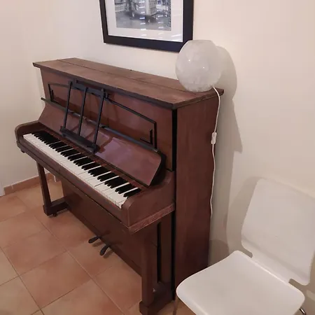 Vakantiehuis Cheerful 3 Bedroom Town House With Garage Tegueste